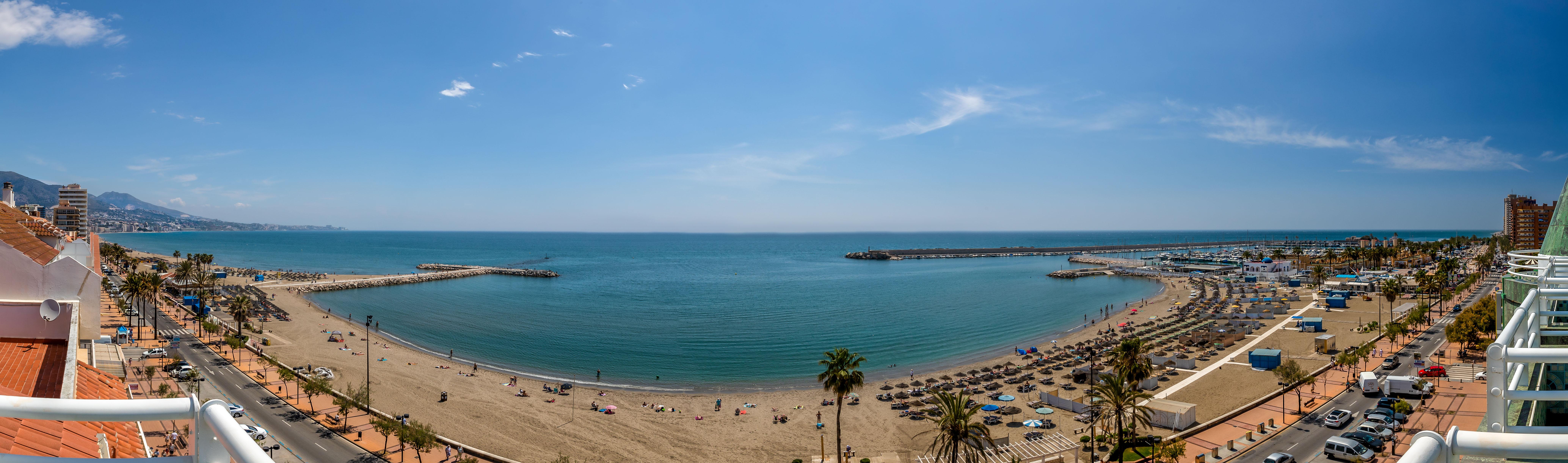 Hotel Villa De Laredo Фуэнхирола Экстерьер фото
