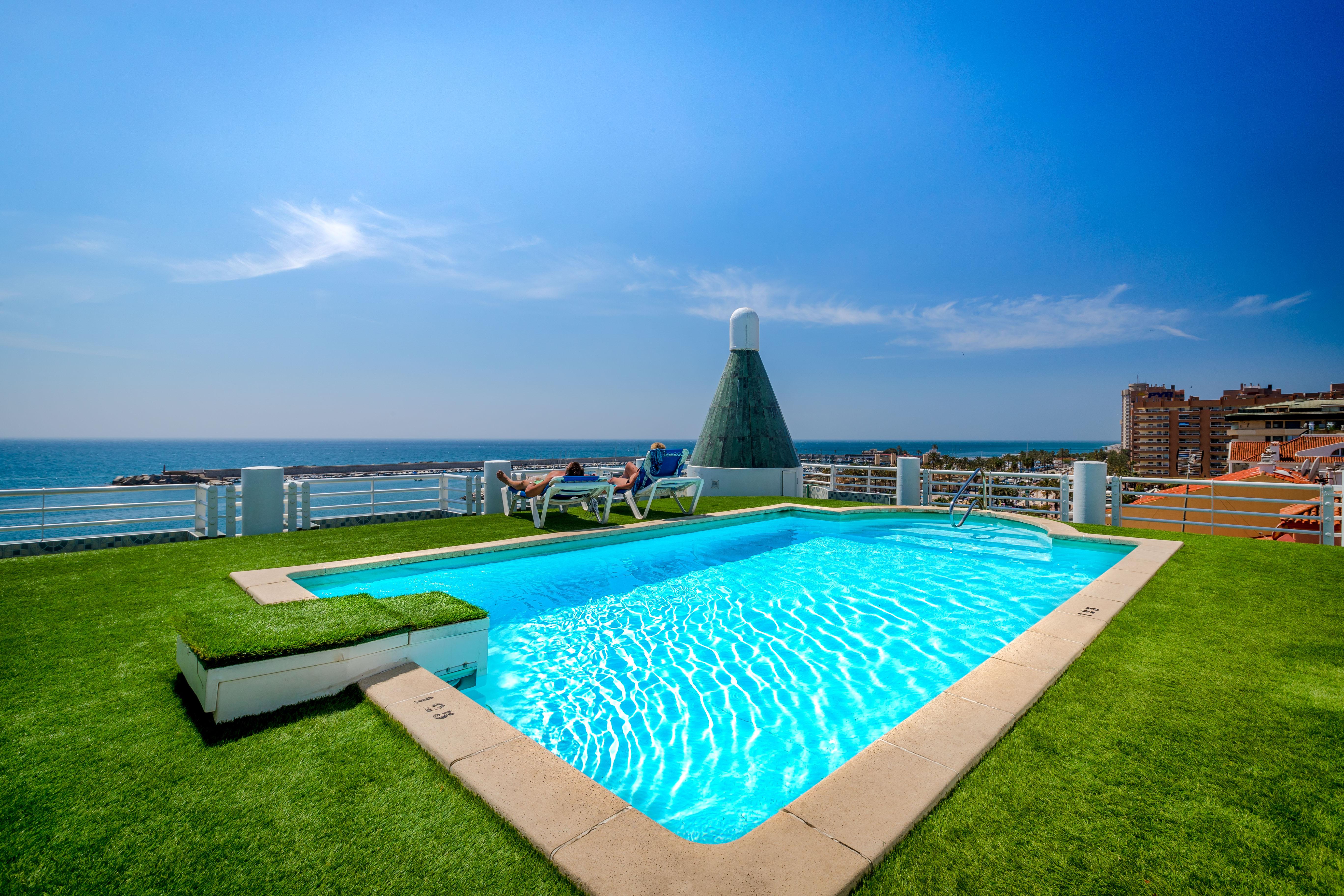 Hotel Villa De Laredo Фуэнхирола Экстерьер фото