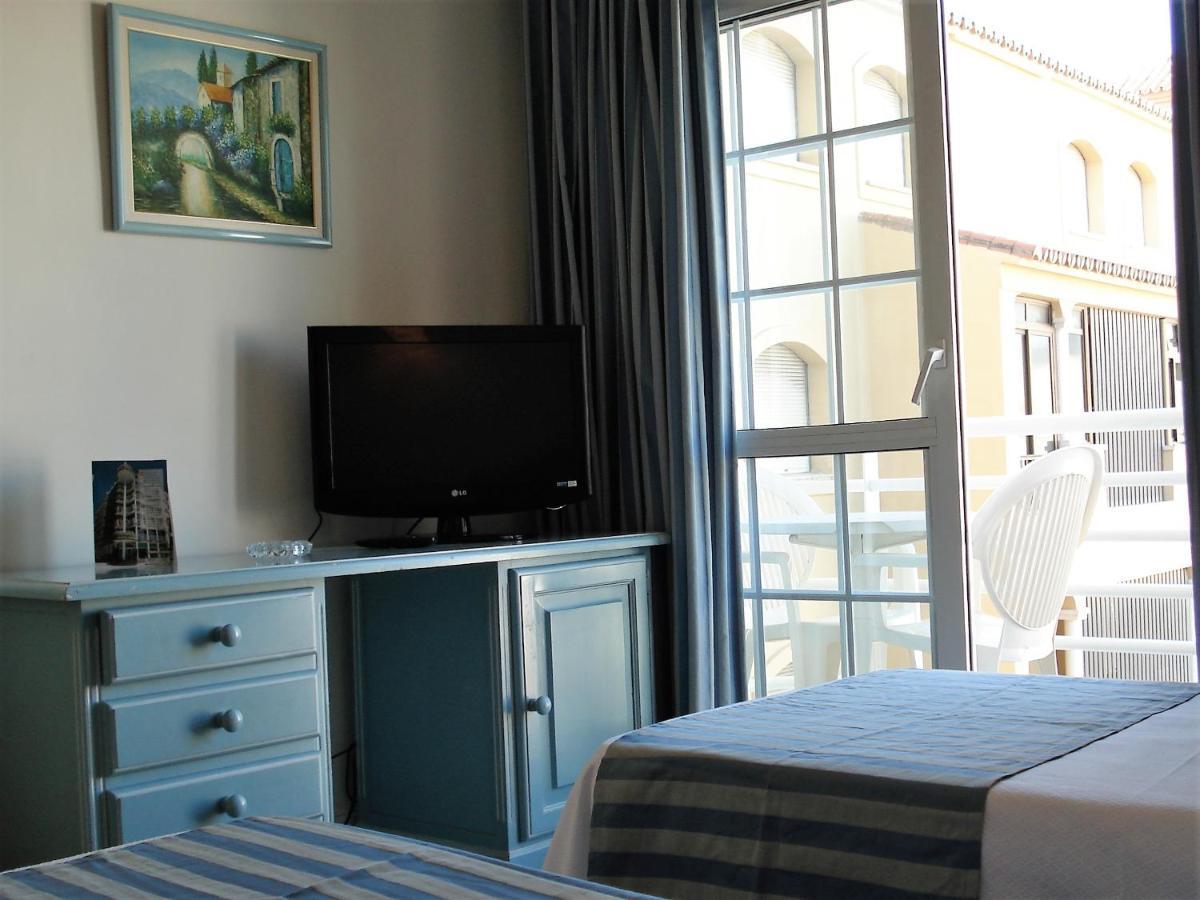 Hotel Villa De Laredo Фуэнхирола Экстерьер фото