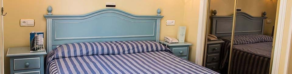Hotel Villa De Laredo Фуэнхирола Экстерьер фото