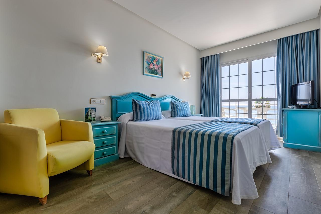 Hotel Villa De Laredo Фуэнхирола Экстерьер фото