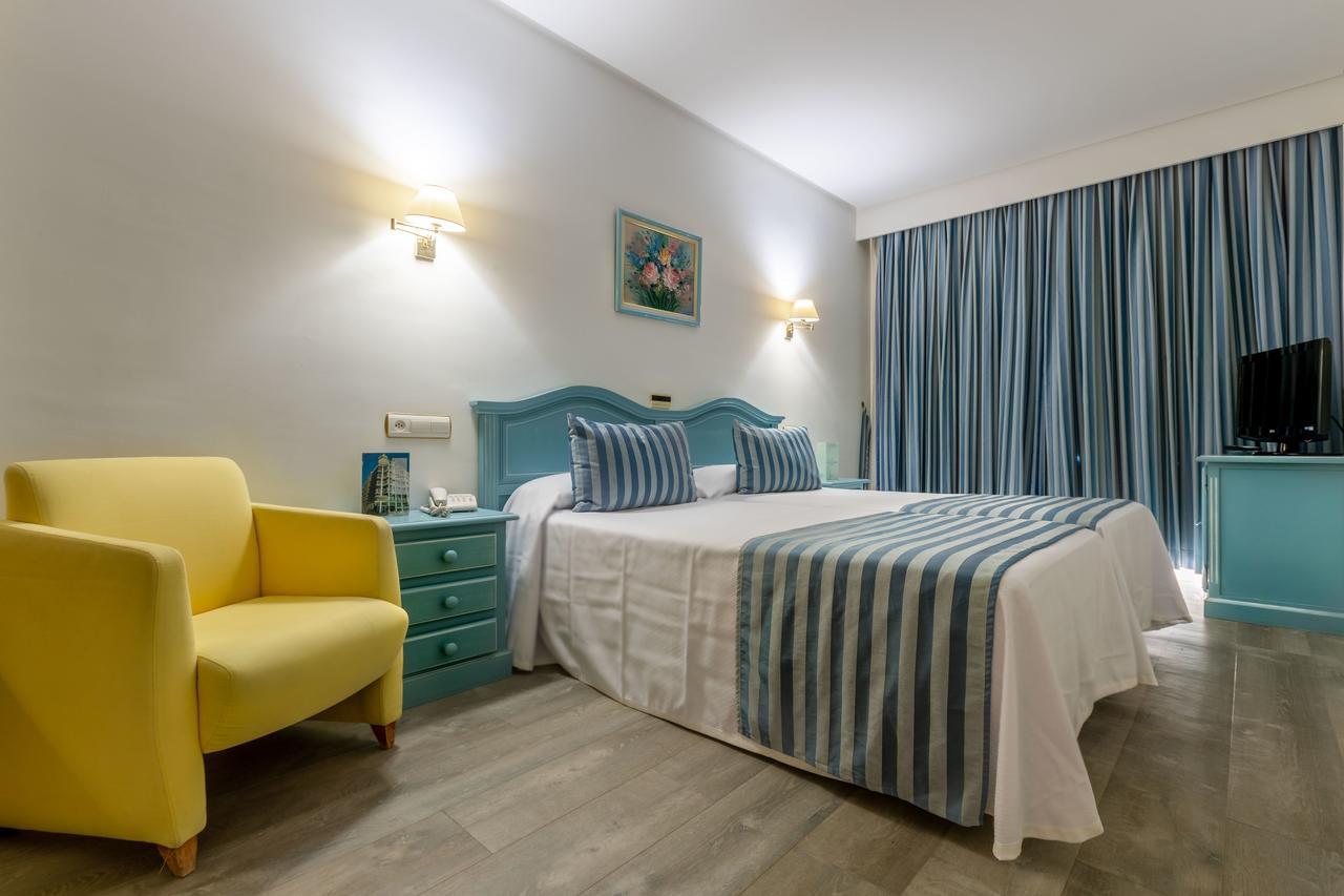 Hotel Villa De Laredo Фуэнхирола Экстерьер фото