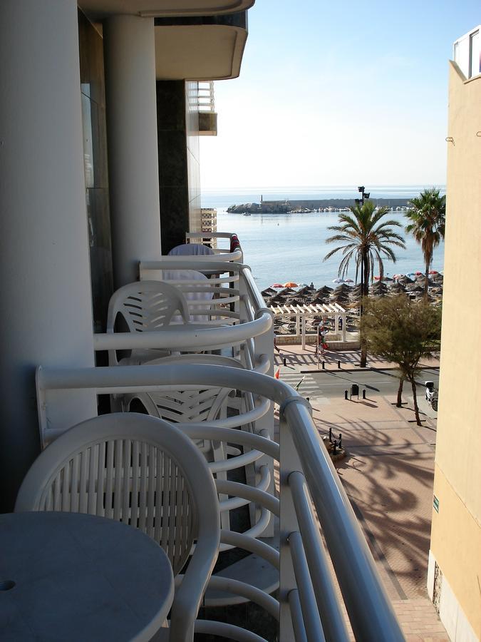 Hotel Villa De Laredo Фуэнхирола Экстерьер фото