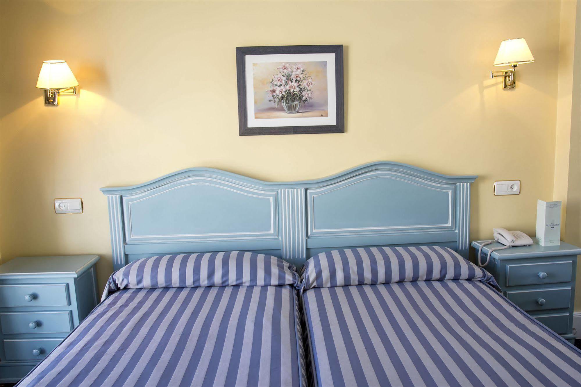 Hotel Villa De Laredo Фуэнхирола Экстерьер фото