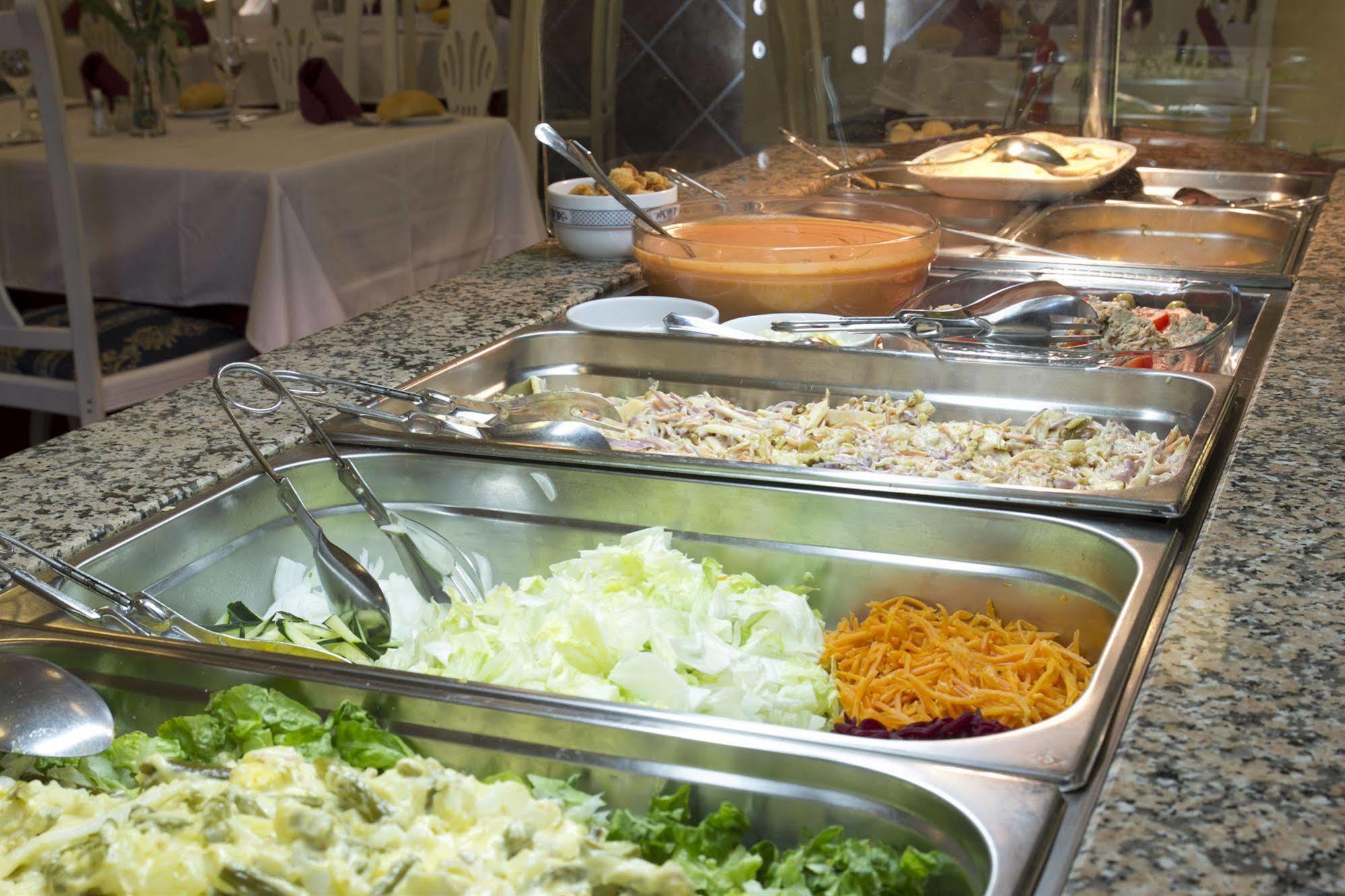 Hotel Villa De Laredo Фуэнхирола Экстерьер фото