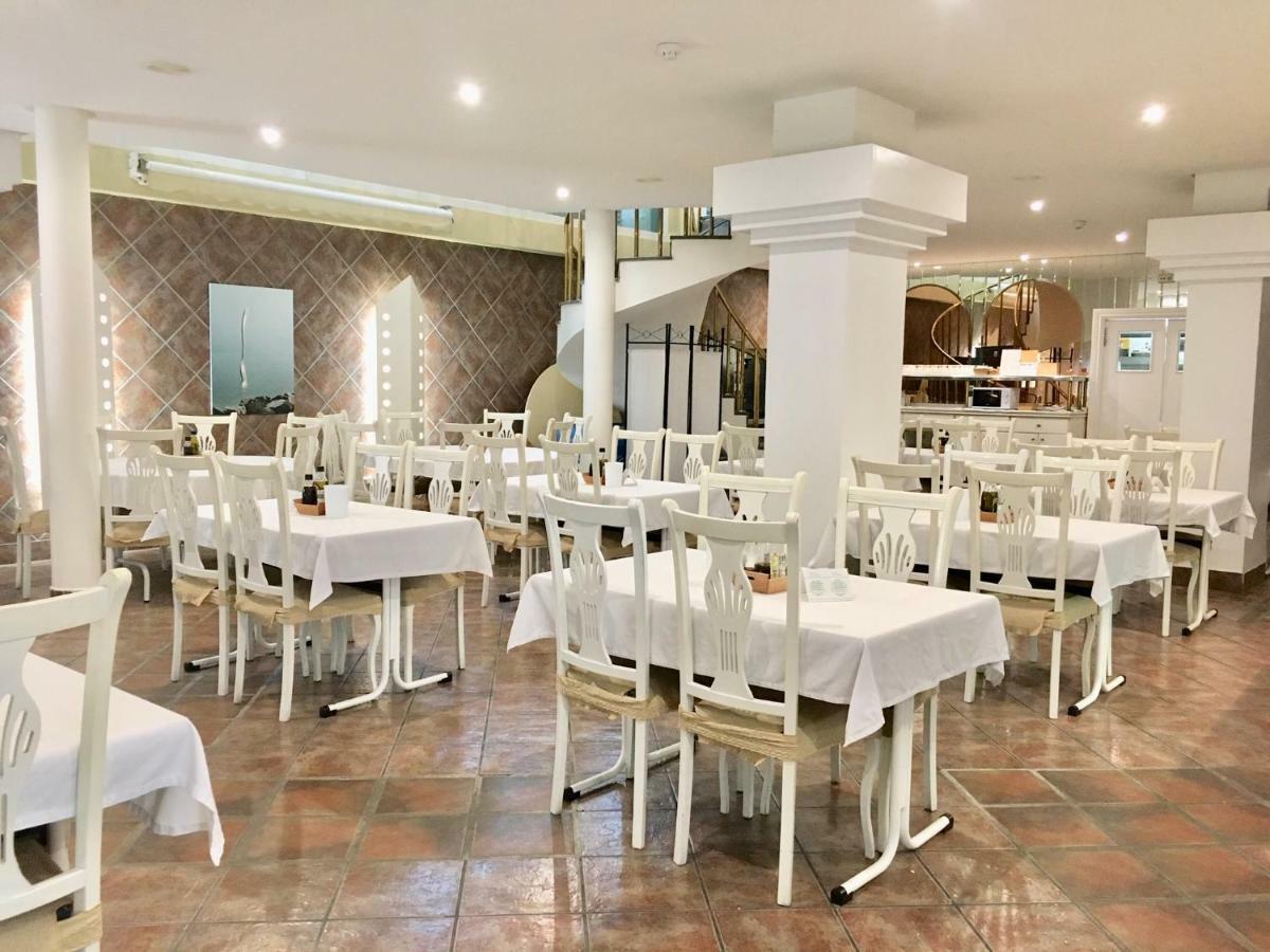 Hotel Villa De Laredo Фуэнхирола Экстерьер фото