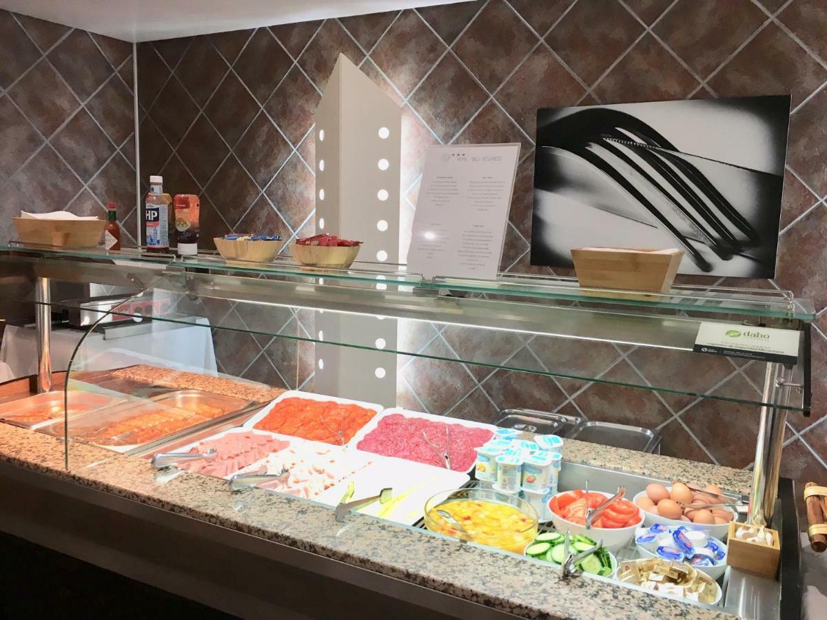 Hotel Villa De Laredo Фуэнхирола Экстерьер фото
