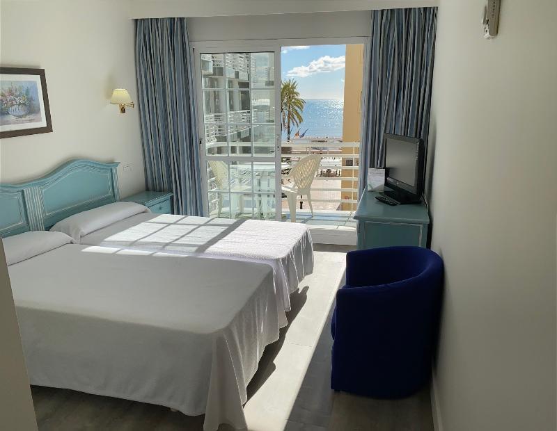 Hotel Villa De Laredo Фуэнхирола Экстерьер фото